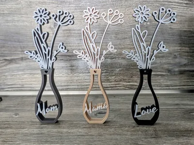 Jarrón con flores (Mamá / Amor / Mama)
