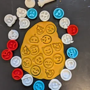 Sellos con emojis para plastilina, arcilla o incluso masa. (26 sellos)